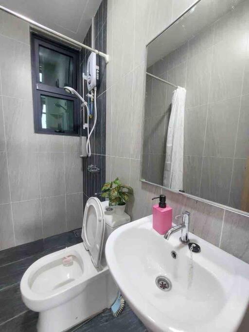 Appartement Legasi At Kampong Bahru With Full Kl View, 10Min Walk Train Station & Klcc à Kuala Lumpur Extérieur photo